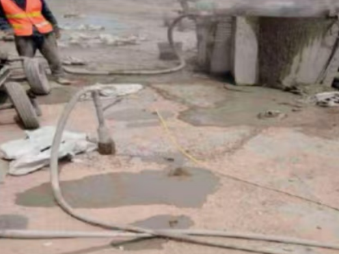 郧阳水泥混凝土路面板底注浆技术 路面脱空注浆整治方案